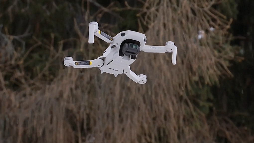 Z dronov sa stáva nebezpečný nástroj, ľudia s nimi lietajú bez registrácie. Štát zlyhal v ich kontrole