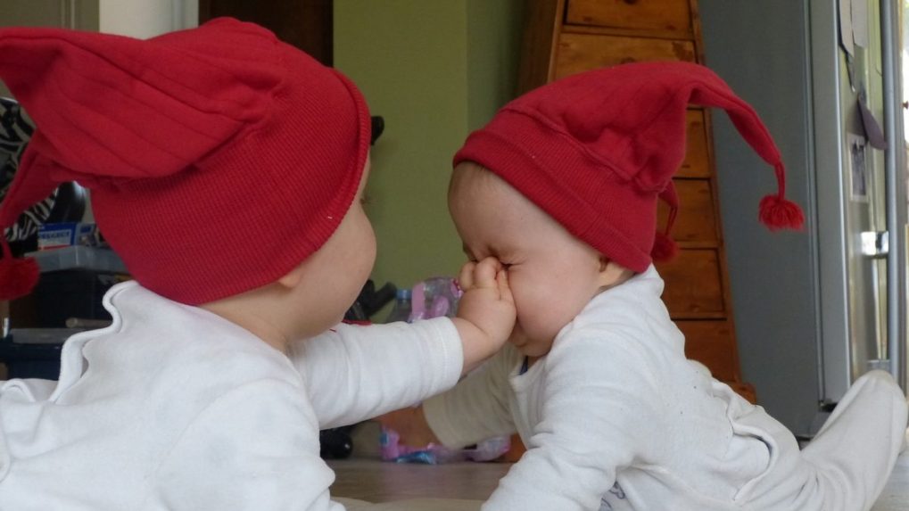 V Chorvátsku sa narodili dvojčatá. Narodeniny budú sláviť nielen v iný deň a mesiac, ale aj v iné roky