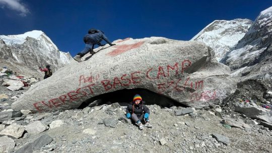 Dvojročný Carter Dallas je zrejme najmladším človekom, ktorý kedy dosiahol základný tábor najvyššej hory sveta Mount Everestu.