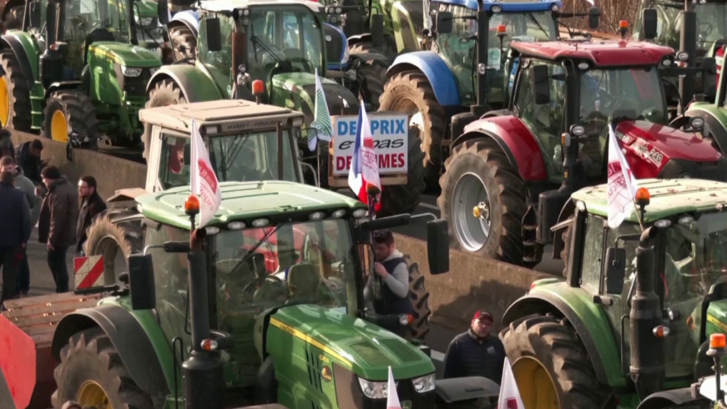 Najromantickejšie mesto sveta zablokovali traktory. Farmári volajú po pomoci s vysokými nákladmi a lacným dovozom