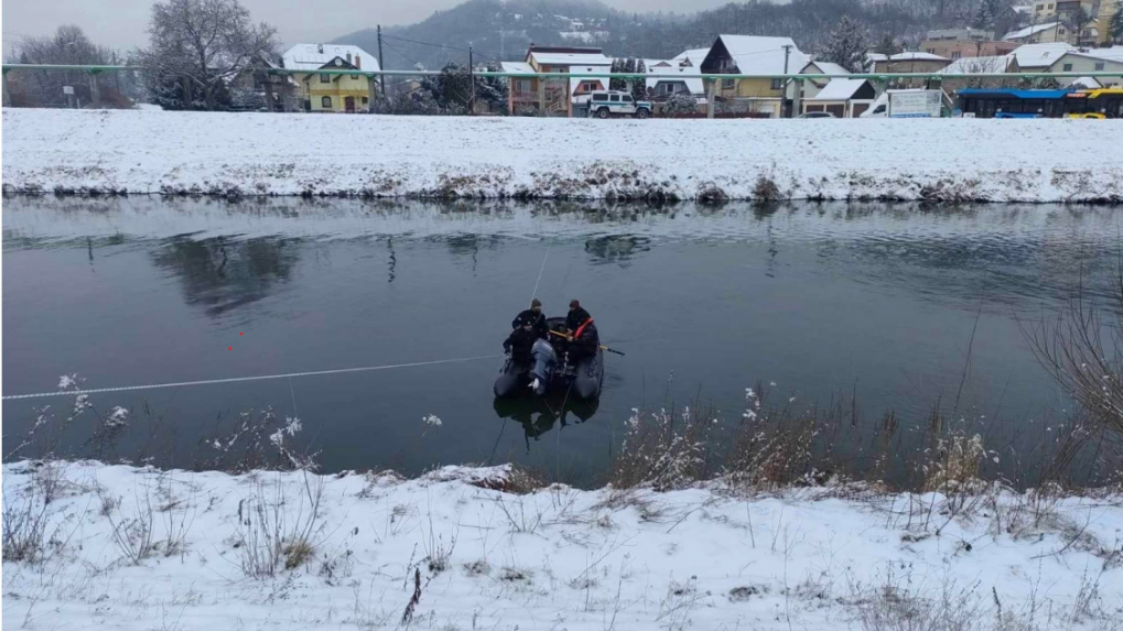 Potápači vytiahli z rieky Hornád mužské telo. Môže ísť o nezvestného chlapca