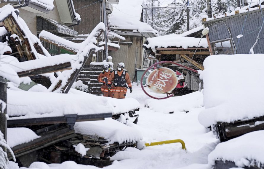 Počet obetí novoročného zemetrasenia v Japonsku stúpol nad 200