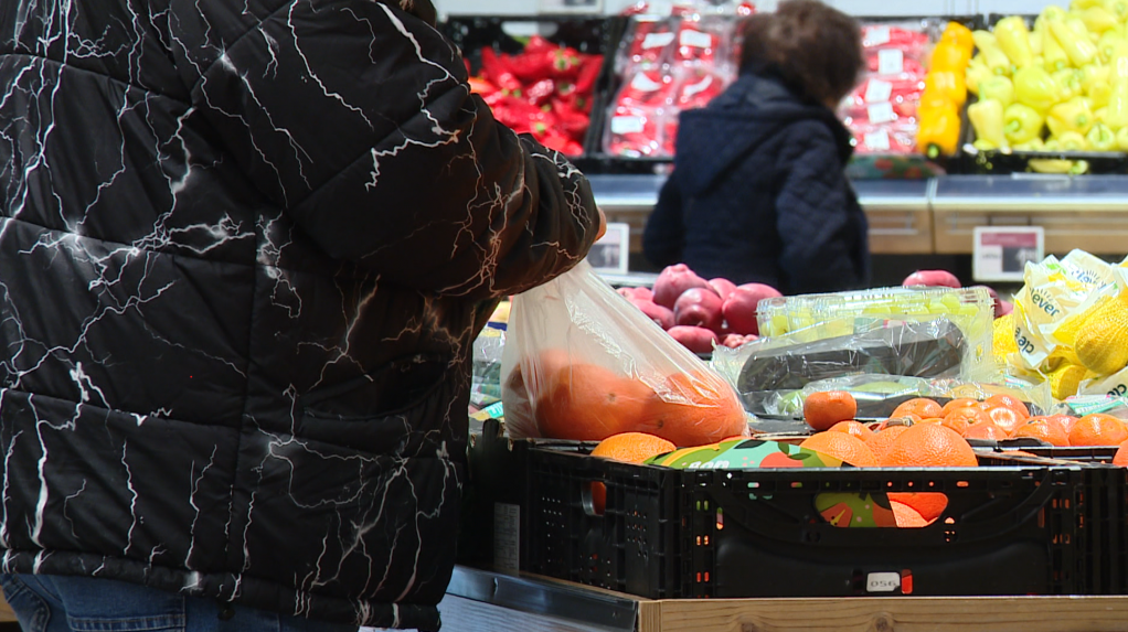 Slovenské obchody možno čoskoro čaká veľká zmena: Chcú zakázať mikroténové vrecká na potraviny