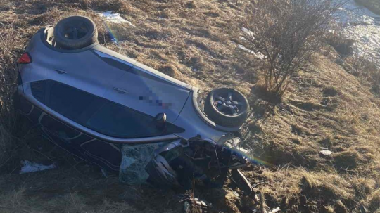 Tragická nehoda na Spiši: Vodič (†63) zišiel z cesty a narazil autom do svahu