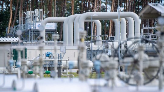 Na snímke potrubné systémy a uzatváracie zariadenia v prijímacej stanici plynovodu Nord Stream.
