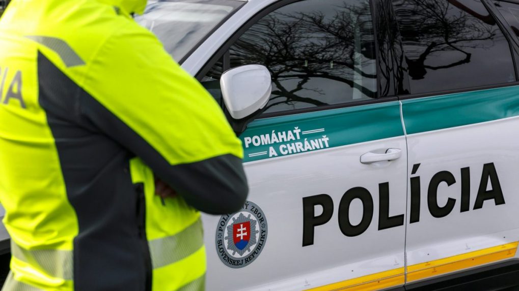 Polícia obvinila mladíka, ktorý mal nahlasovať bombu na jednej z bratislavských škôl