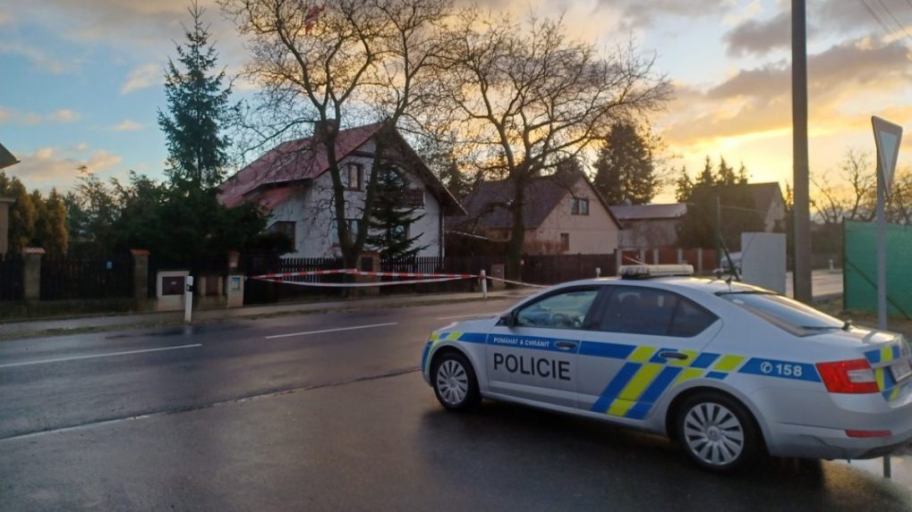 Do domu strelca z pražskej univerzity sa niekto vlámal, stráži ho polícia