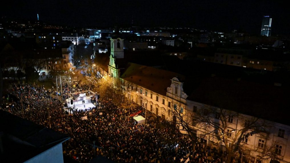Ďalšie masové protesty: V Bratislave prišlo podľa organizátorov 27-tisíc ľudí
