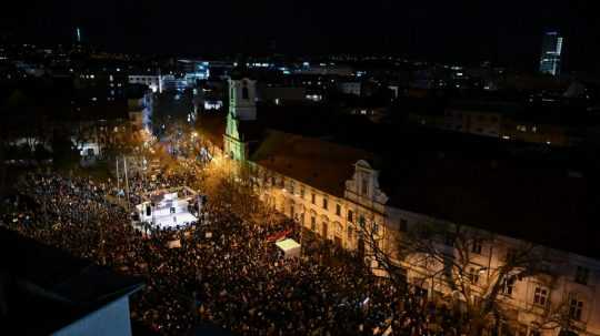 Ľudia počas protestného zhromaždenia hnutia Progresívne Slovensko (PS), strany Sloboda a Solidarita (SaS) a Kresťanskodemokratického hnutia (KDH) proti návrhu trestného zákona.