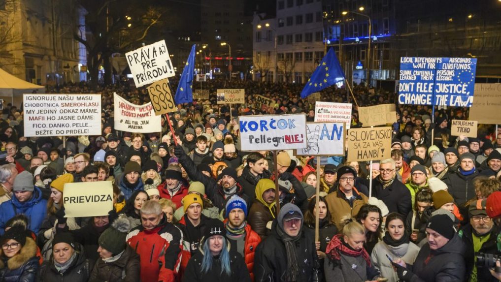 OpoziÃ„ÂnÃƒÂ½ protest proti vlÃƒÂ¡de v Bratislave.
