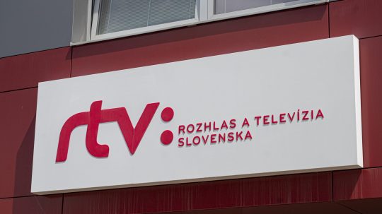 Na snímke logo RTVS.
