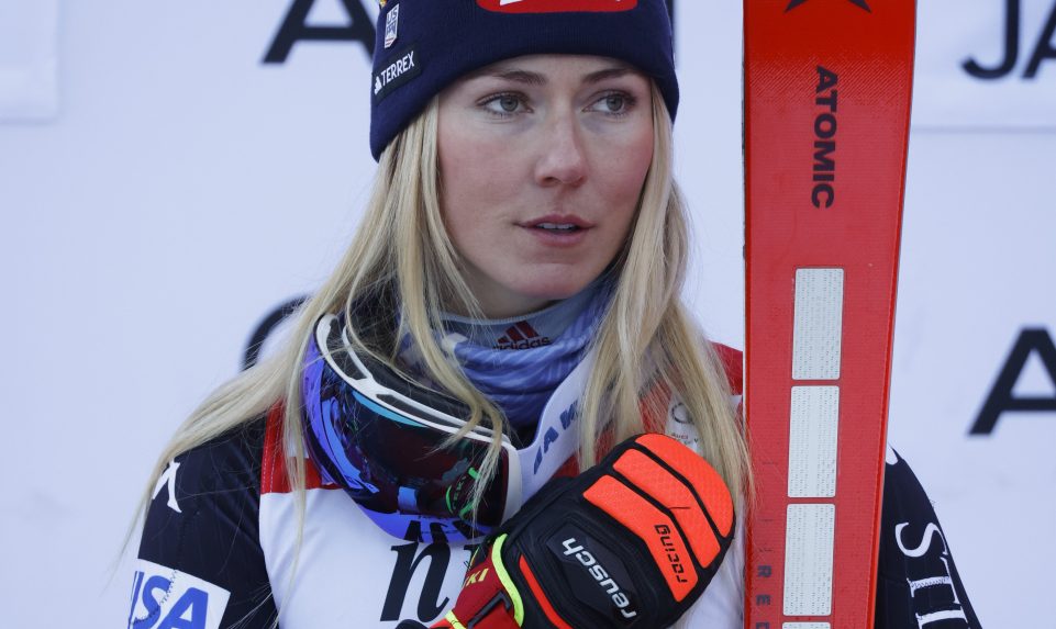 Mikaela Shiffrinová utrpela pri zjazde pád, tím lyžiarskej hviezdy informoval o jej stave