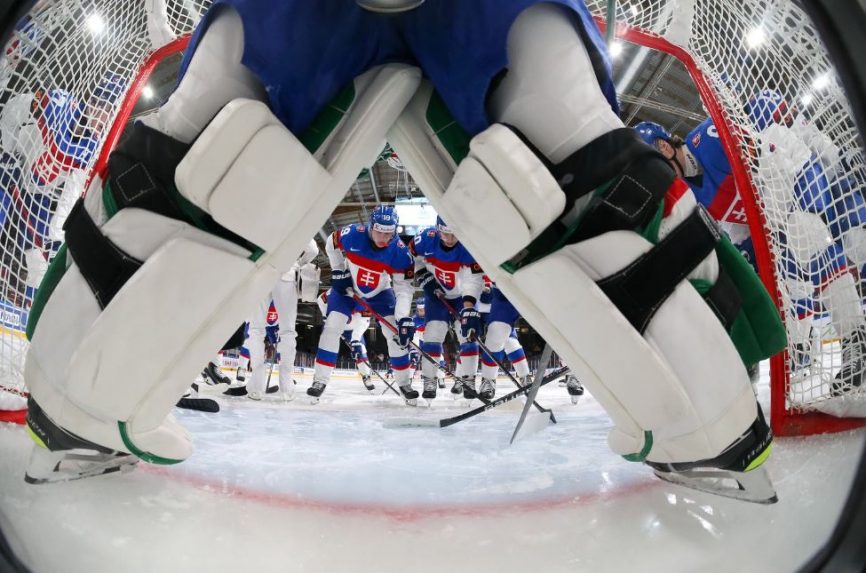 Slovenskí juniorskí hokejisti si na Fínov veria, do štvrťfinálového súboja MS idú naplno