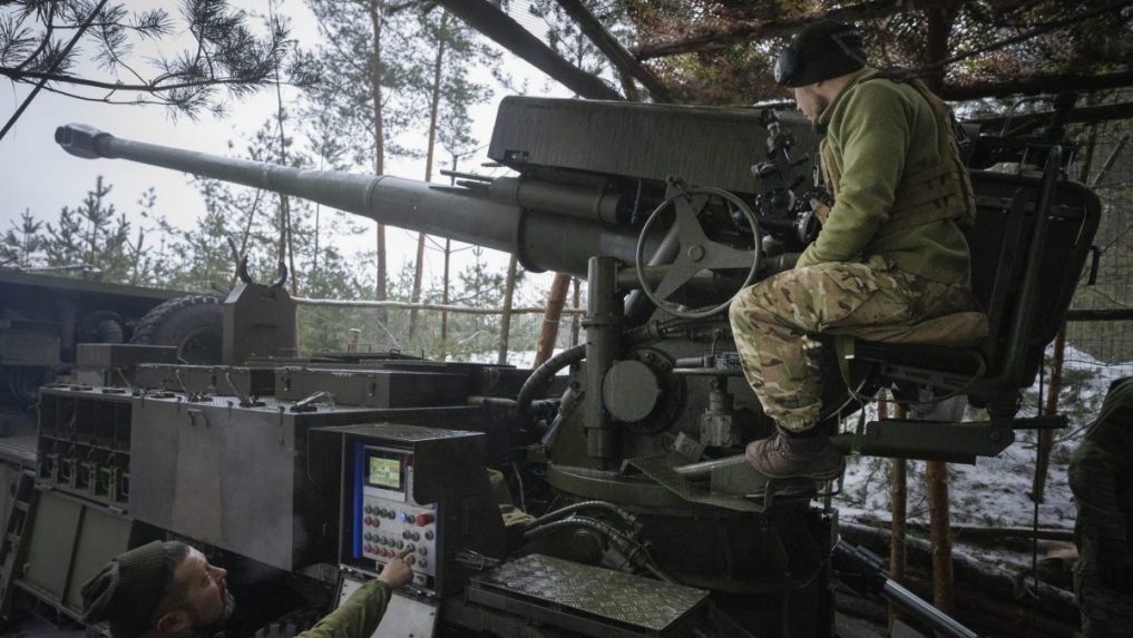 Zamestnanci ukrajinskej zbrojárskej firmy spreneverili milióny dolárov. Peniaze mali slúžiť na nákup munície