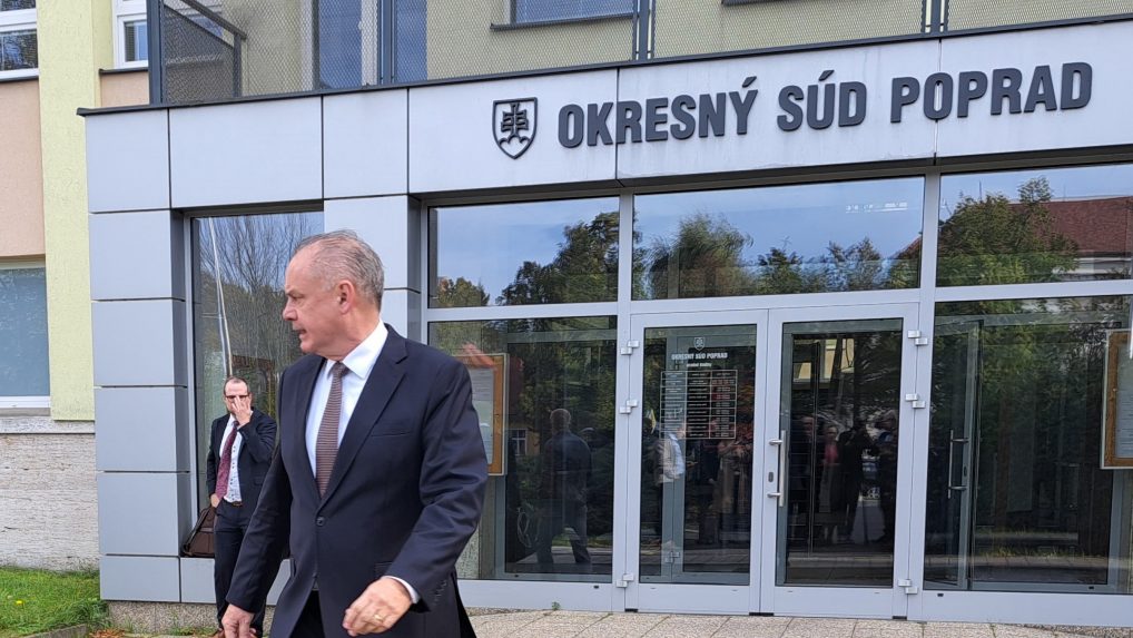 Andrej Kiska po tom, ako ho súd v Poprade uznal za vinného zo zločinu pokračovacieho daňového podvodu vo forme organizátora.