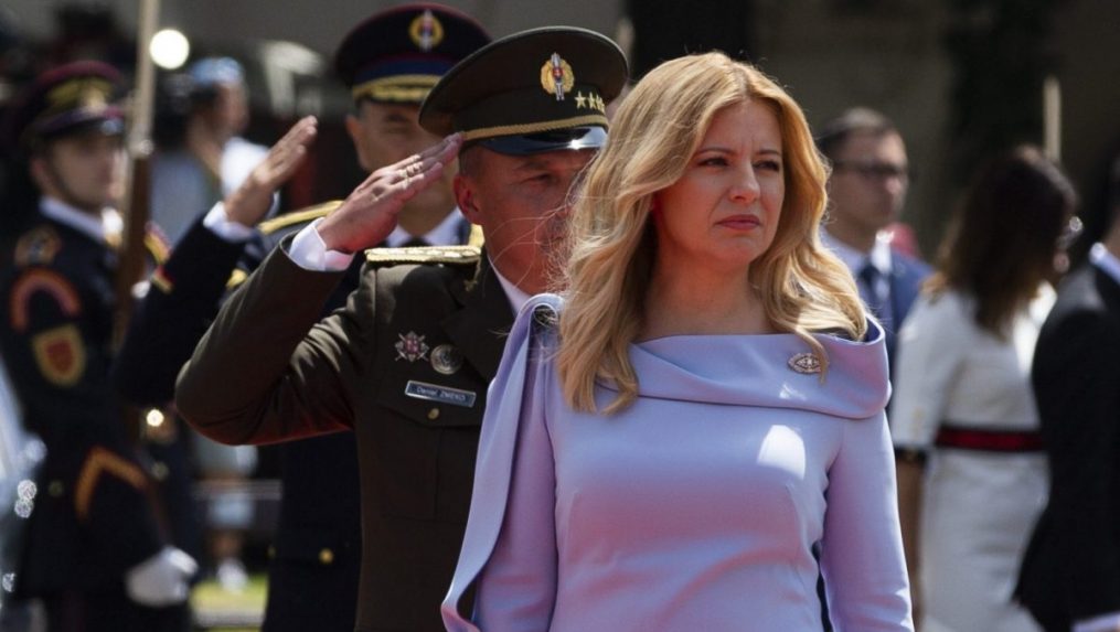 Po štyroch mužoch prišla do Prezidentského paláca žena: Úrad Zuzany Čaputovej poznačilo viacero kríz