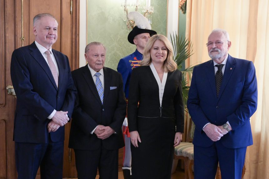 FOTO: Zuzana Čaputová sa stretla s tromi bývalými prezidentmi na tradičnom spoločnom obede
