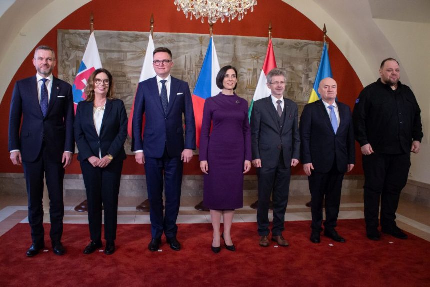 V4 sa zhodla na pokračovaní pomoci Ukrajine, vyhlásila šéfka českého parlamentu