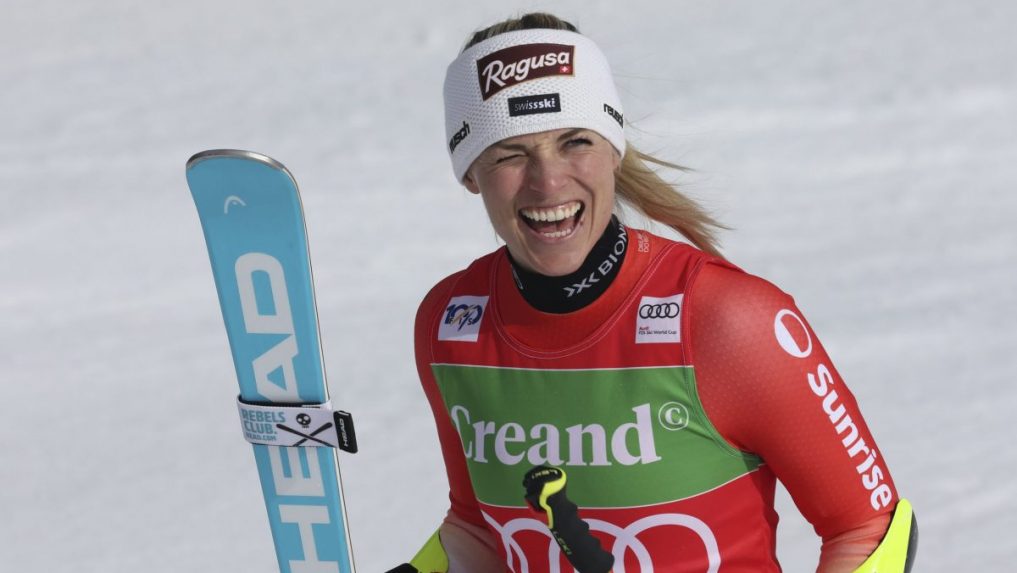 Švajčiarka Gutová-Behramiová víťazstvom v obrovskom slalome predstihla Shiffrinovú v celkovom poradí