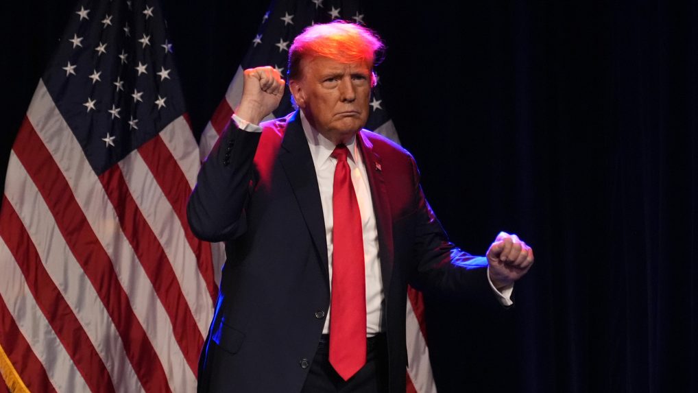 Americký exprezident Donald Trump zvíťazil v republikánskom zhromaždení v Severnej Dakote