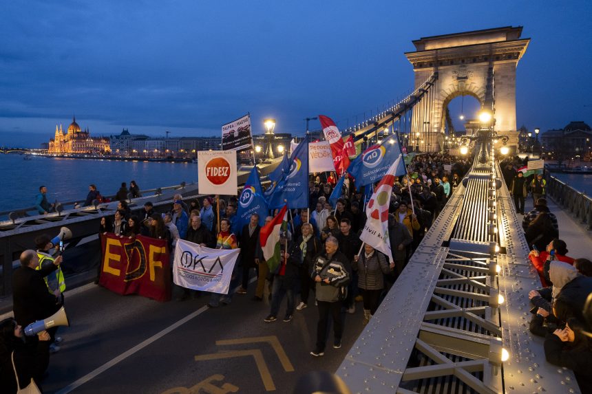 Maďari protestovali proti prezidentke Novákovej: Omilostila muža odsúdeného za utajovanie sexuálneho zneužívania detí