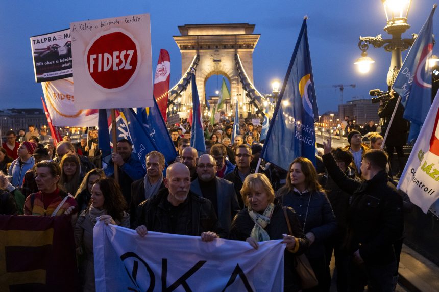 Maďari protestovali proti prezidentke Novákovej: Omilostila muža odsúdeného za utajovanie sexuálneho zneužívania detí