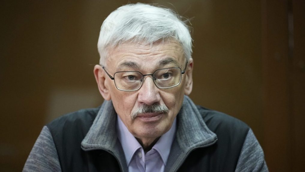 V Rusku sa začal súd s kritikom vojny na Ukrajine. Orlov je jedným z mála, ktorý ešte nie je v exile či vo väzení