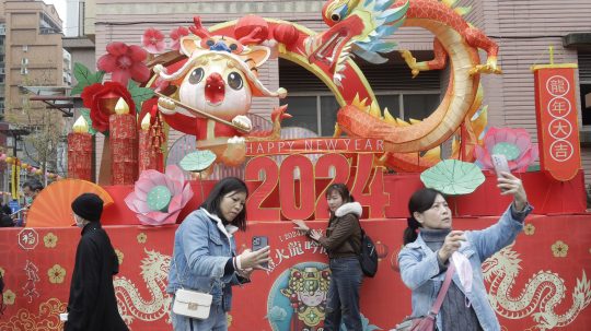 Číňania si od roku draka sľubujú veľa dobrého.