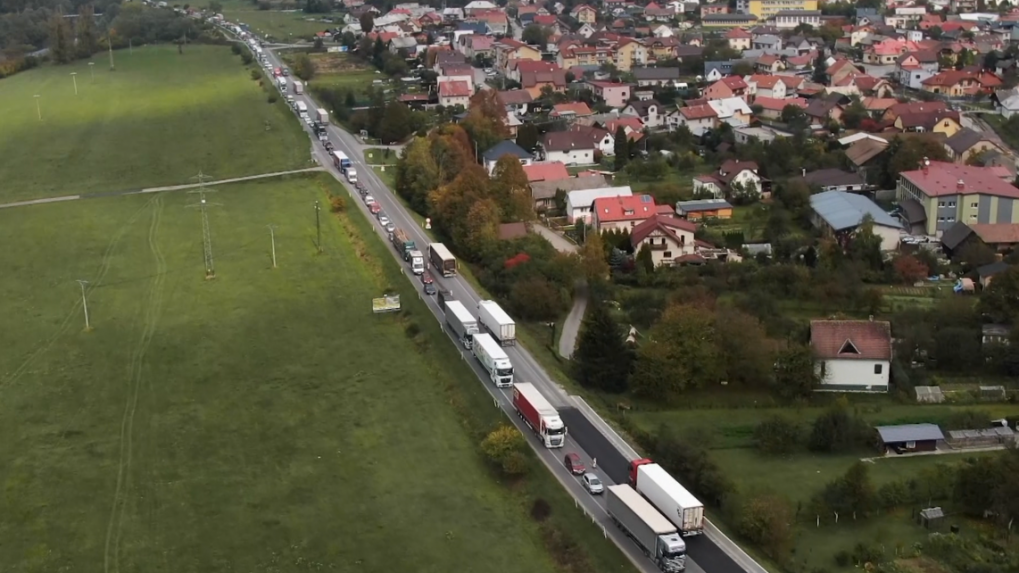 Na Kysuciach hrozí dopravný kolaps: Poliaci dokončujú prvú diaľnicu k našim hraniciam, slovenská časť cesty však stále chýba