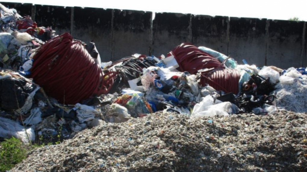 Na Slovensko doviezli stovky ton odpadu z Poľska a Talianska, obvinila ich enviropolícia