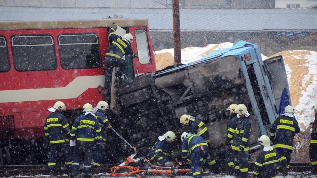 Od tragickej nehody uplynulo 15 rokov: Do autobusu smrti v Polomke narazil vlak, zahynulo dvanásť ľudí