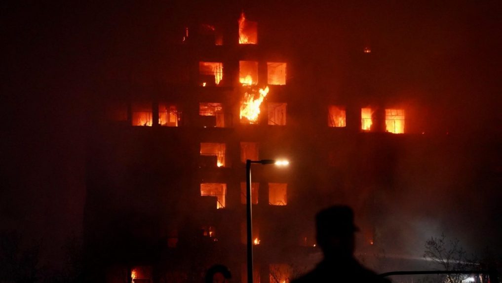 Požiar bytovky v španielskej Valencii si vyžiadal najmenej štyri obete