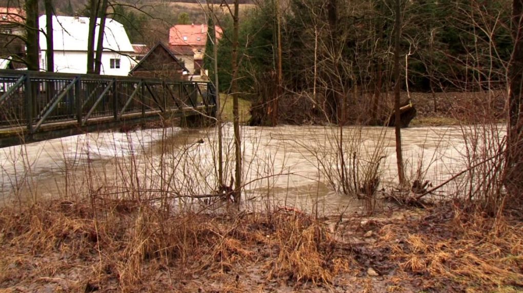 Rozvodnená rieka ohrozila mesto na Liptove: Obyvatelia prežili noc plnú napätia