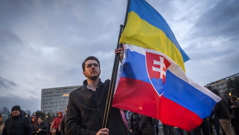 Ľudia s výrokmi R. Fica o Ukrajine síce súhlasia, ale boja sa izolácie, ukazuje prieskum