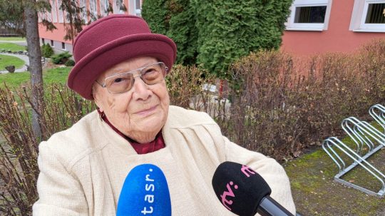 Na snímke 101-ročná Méta Eleonóra Zacharová.