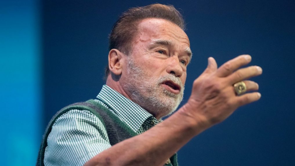 Arnoldovi Schwarzeneggerovi zaviedli kardiostimulátor. Som o niečo viac strojom, reagoval