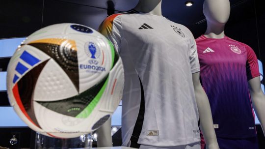 Oficiálne dresy nemeckej futbalovej reprezentácie na blížiace sa majstrovstvá Európy vo futbale.