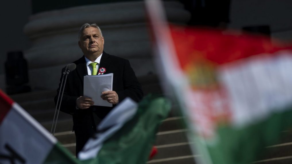 Liberálov pošleme na smetisko dejín, ako sme to urobili aj s komunistami, vyhlásil Orbán