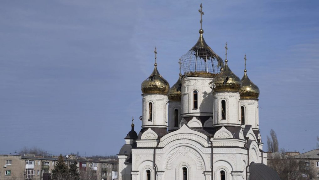 Zničený kostol po ruskom raketovom útoku v meste Kosťantynivka.