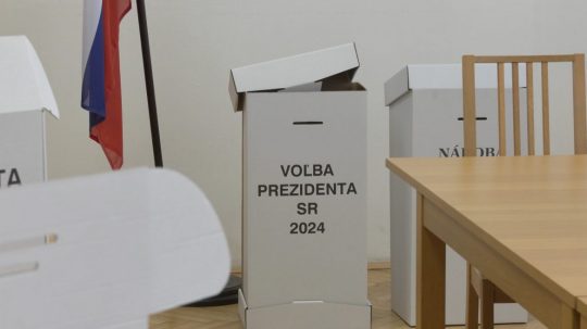 Ilustračná snímka - volebná miestnosť.