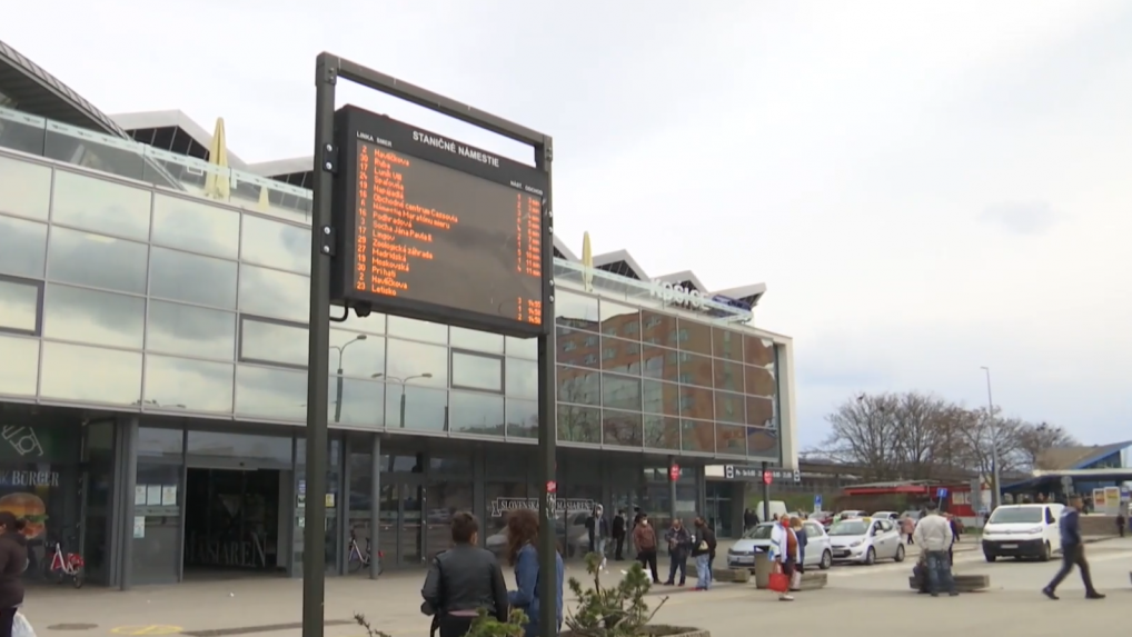 Stovky obcí na východnom Slovensku čaká zmena grafikonu autobusov a vlakov