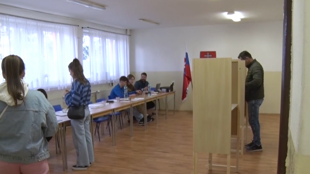 Účasť v najväčšej osade: Počas parlamentných volieb stáli v radoch, o prezidentské záujem nemajú