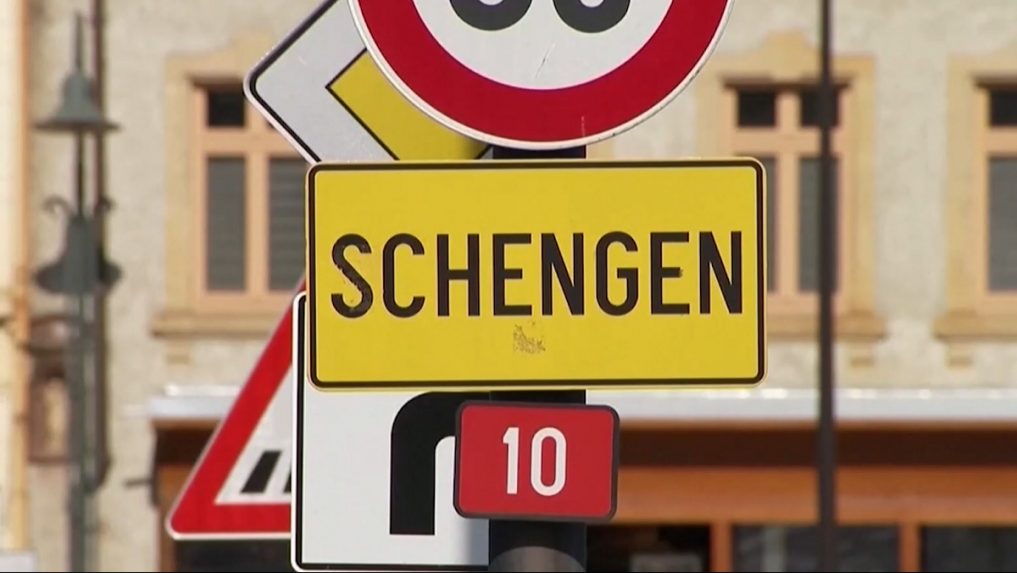Bulhari a Rumuni sa po dlhom čakaní stali členmi schengenu, má to však zatiaľ obmedzenia