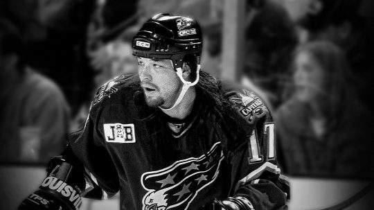 Na snímke bývalý hráč NHL Chris Simon.