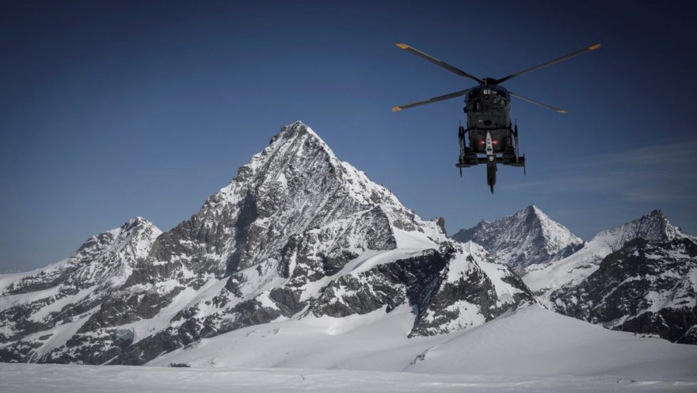 Tragédia vo švajčiarskych Alpách: Záchranári našli päť bežkárov bez známok života