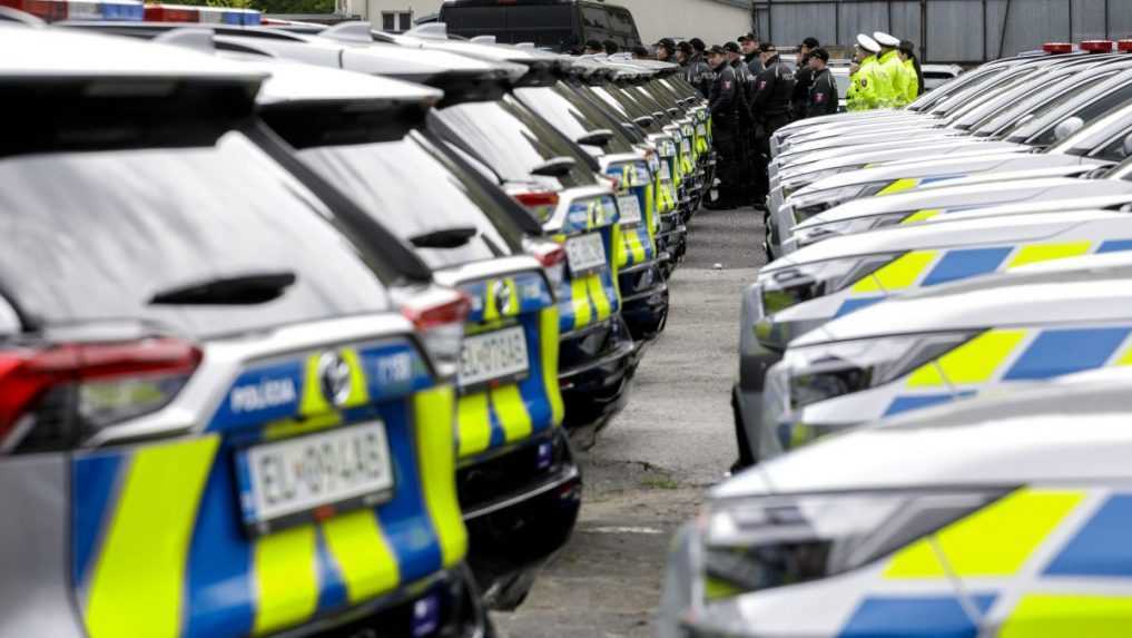 Bývalé vedenie polície malo pri nakúpe vozidiel postupovať neštandardne, tvrdí minister vnútra