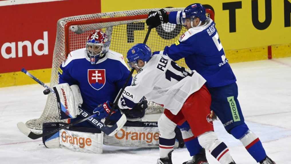 Slovenskí hokejisti nezvládli prvú tretinu. V prvom prípravnom zápase s Českom prehrali
