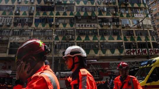 Požiar v Hongkongu neprežilo päť ľudí.