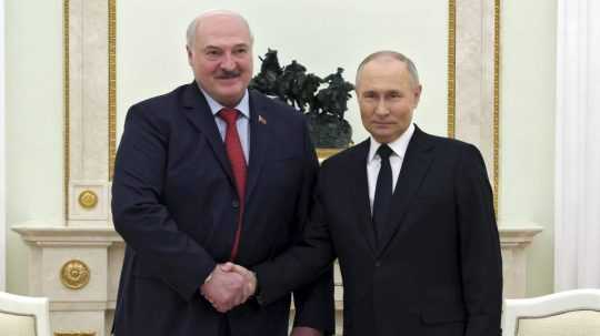 Ruský prezident Vladimir Putin na stretnutí s bieloruským prezidentom Alexandrom Lukašenkom.