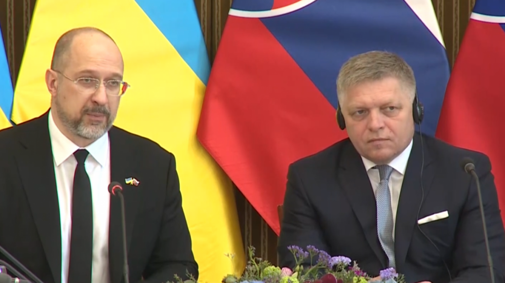 Vlády Slovenska a Ukrajiny zasadli na spoločnom rokovaní. Môže to zlepšiť atmosféru vzťahov, myslí si analytik